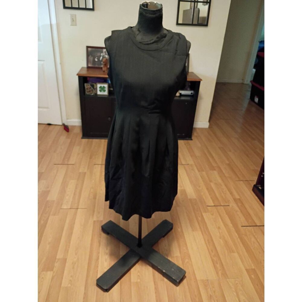 New Sz 10 Shape FX Black Sleeveless Lined Rear Zip Shapewear Slimming Dress NWT